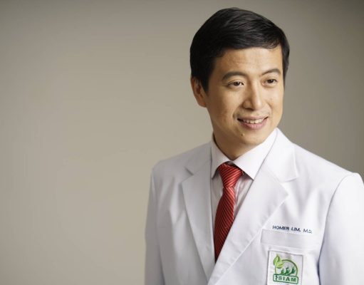 Filipino Doctors Protested Against Vaccinating Children