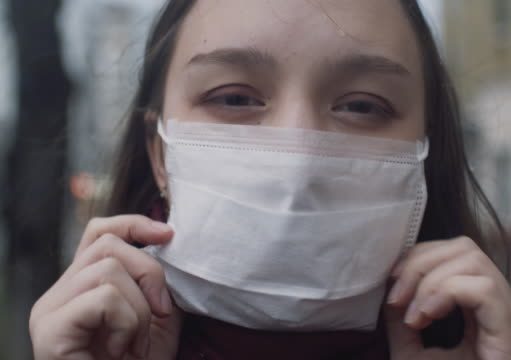 Doctors and Health Experts on How Wearing of a Mask Makes a Person Sick
